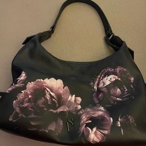 Good condition Simply Vera Wang purse
